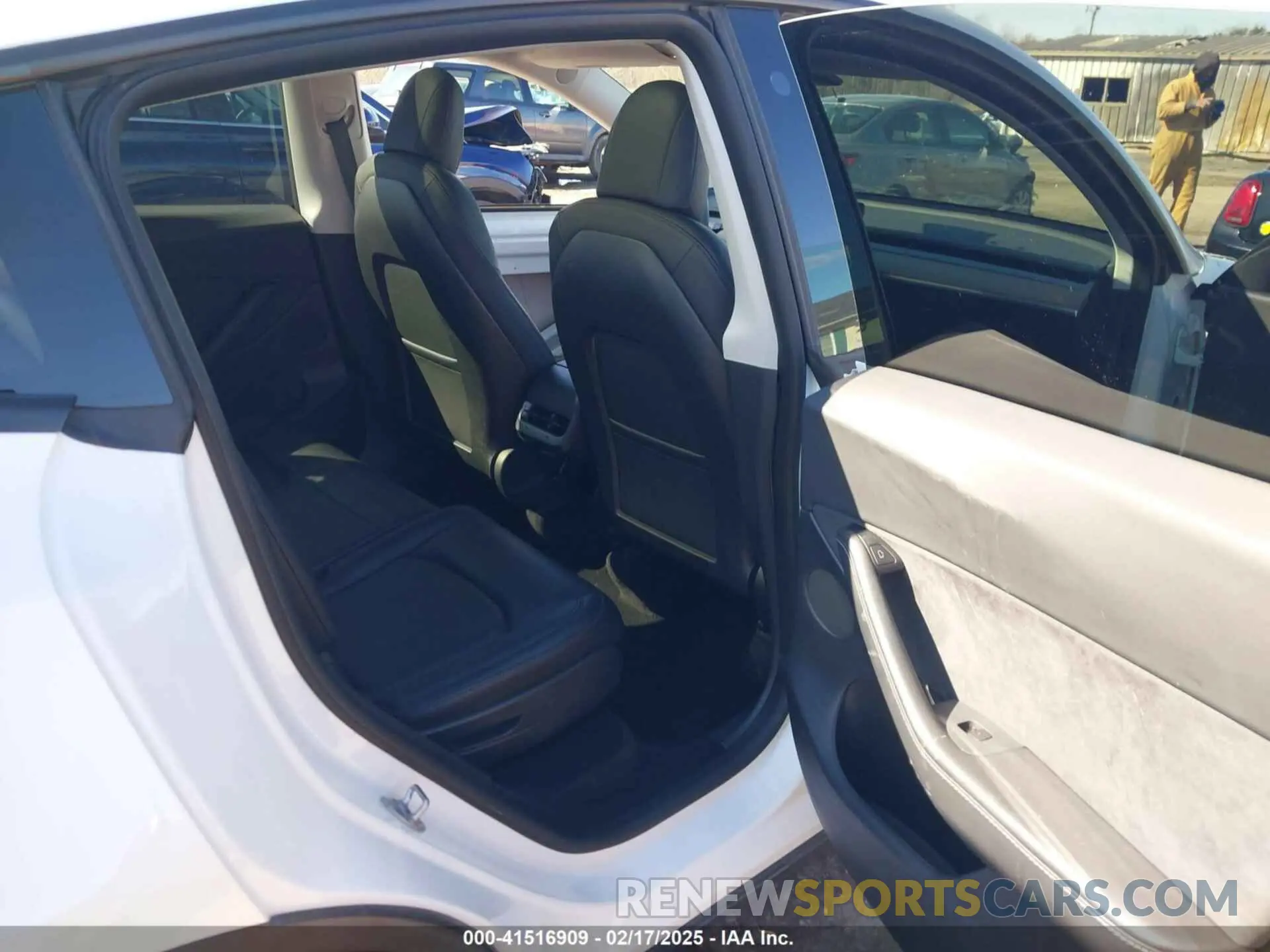 8 fotografías del automóvil dañado 5YJYGAEE6MF196610 TESLA MODEL Y 2021