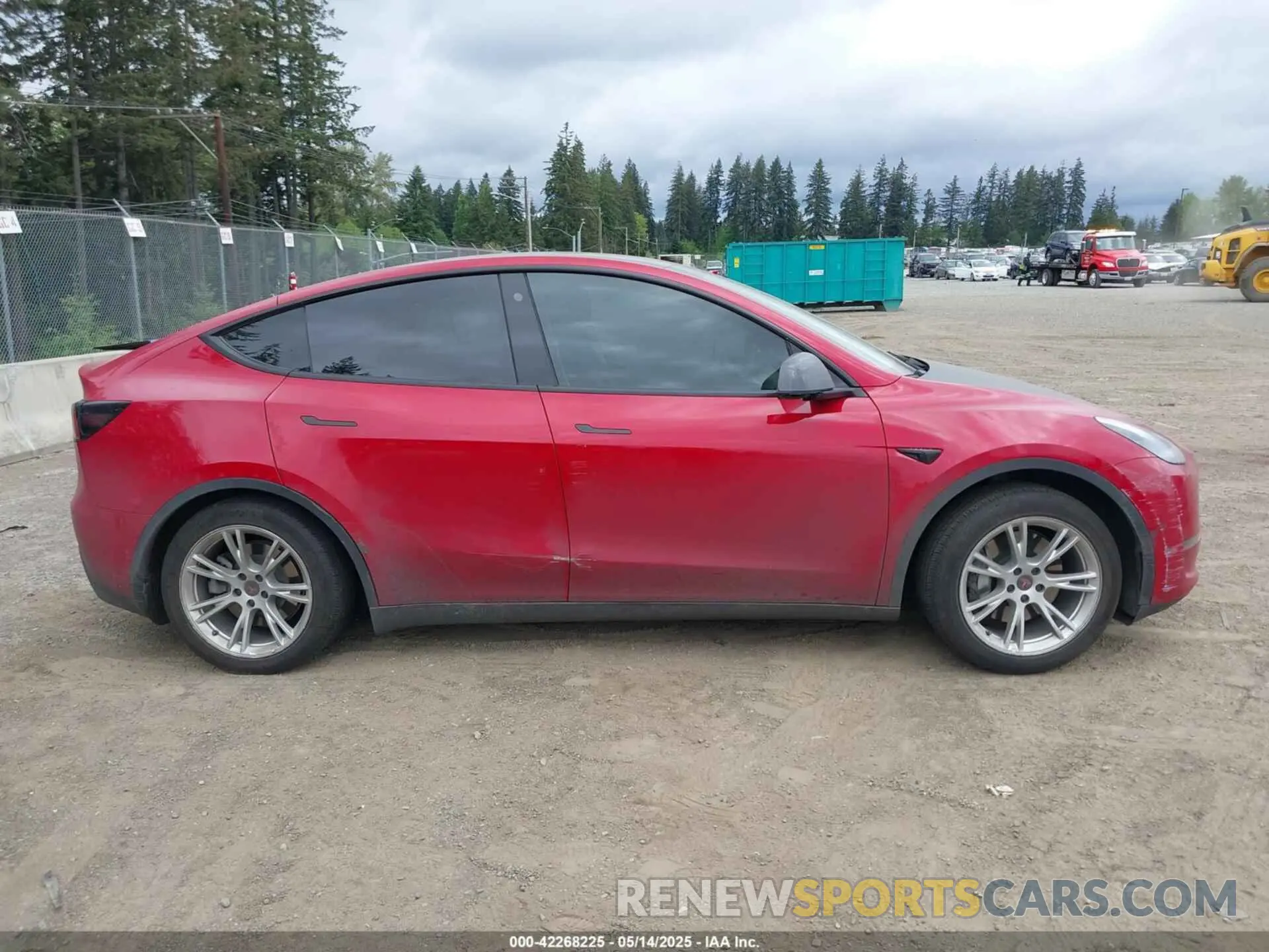 12 fotografías del automóvil dañado 5YJYGAEE6MF205256 TESLA MODEL Y 2021
