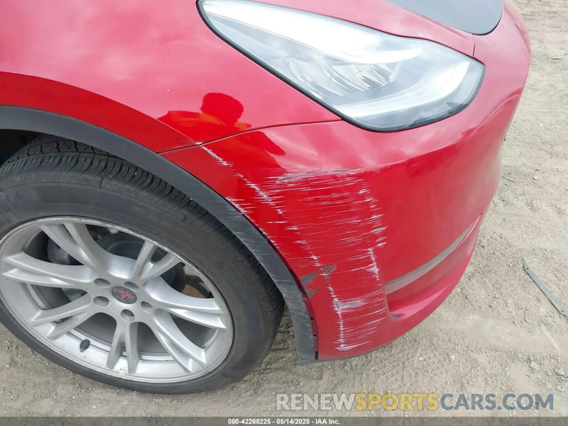20 fotografías del automóvil dañado 5YJYGAEE6MF205256 TESLA MODEL Y 2021