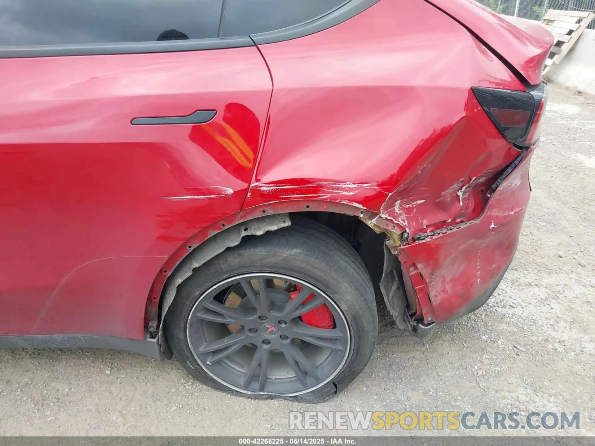 6 fotografías del automóvil dañado 5YJYGAEE6MF205256 TESLA MODEL Y 2021