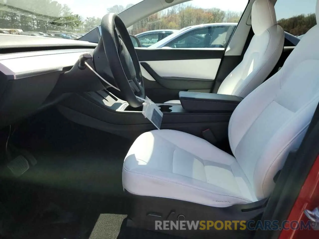 7 fotografías del automóvil dañado 5YJYGAEE6MF264727 TESLA MODEL Y 2021