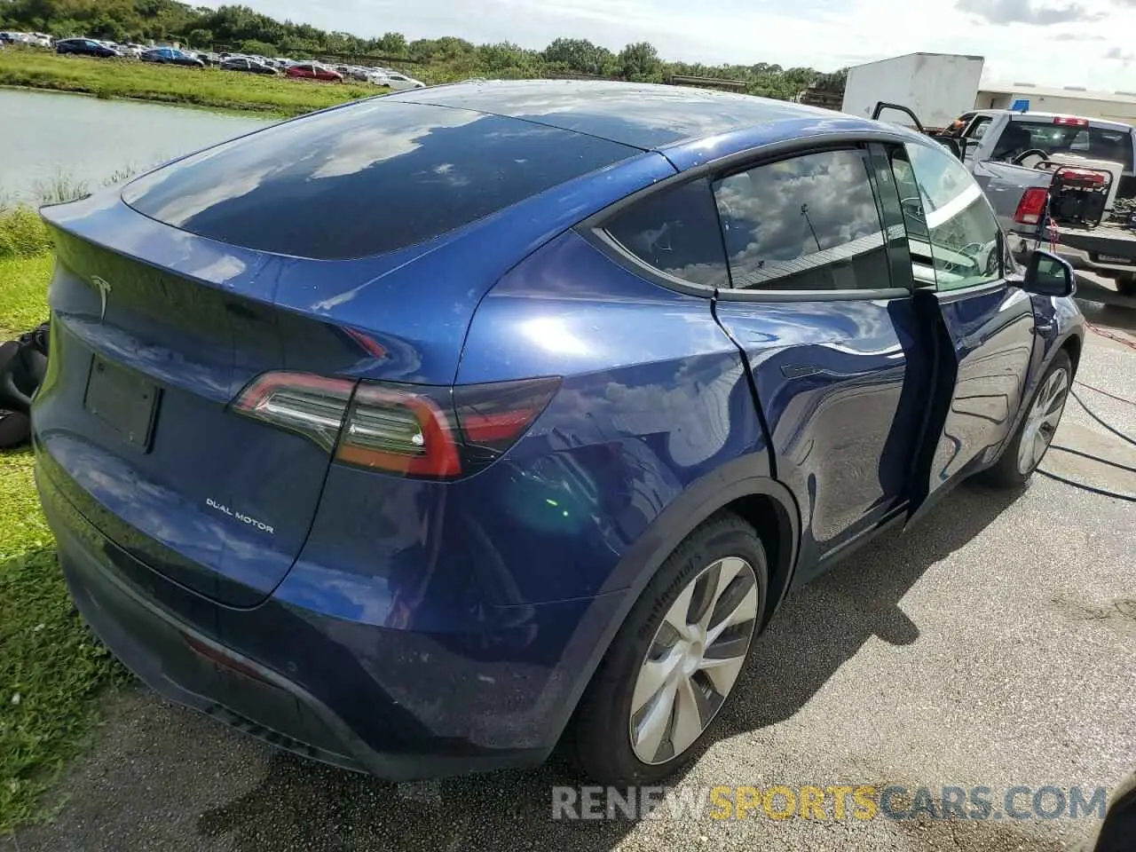3 fotografías del automóvil dañado 5YJYGAEE7MF195367 TESLA MODEL Y 2021
