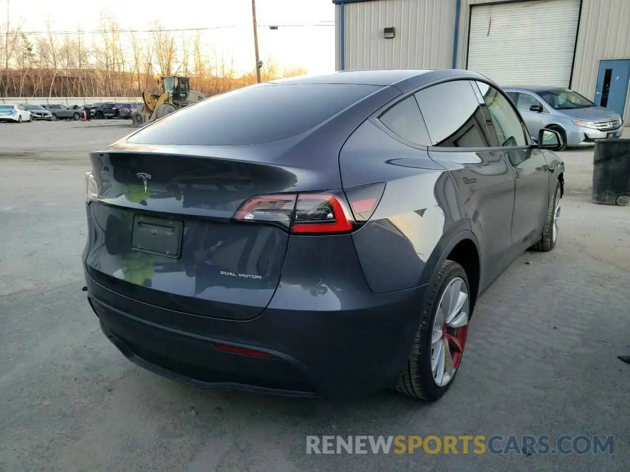 4 fotografías del automóvil dañado 5YJYGAEE8MF116305 TESLA MODEL Y 2021