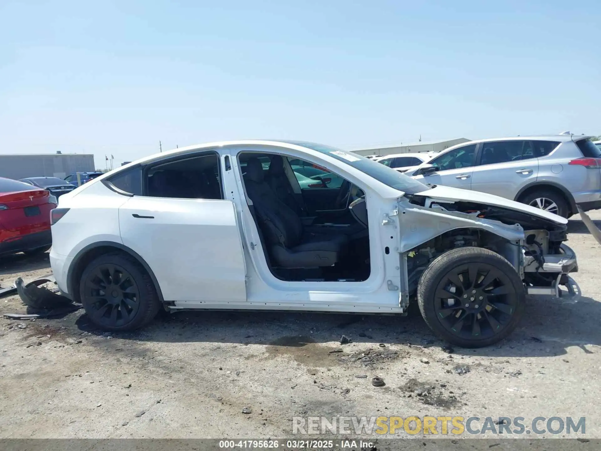 14 fotografías del automóvil dañado 5YJYGAEE8MF187987 TESLA MODEL Y 2021