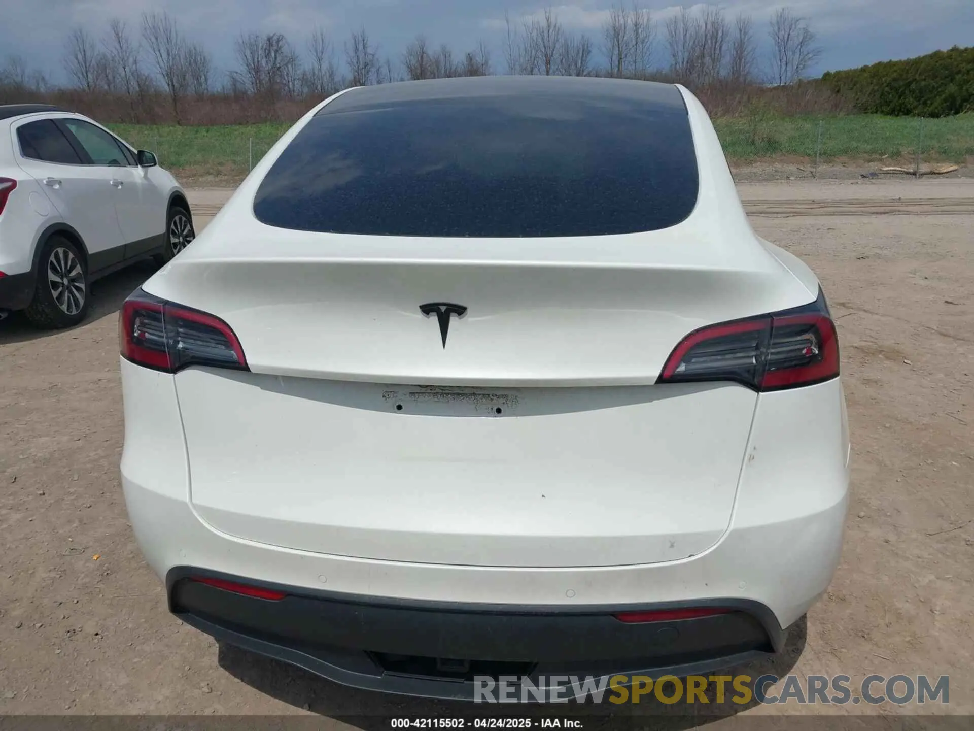 16 fotografías del automóvil dañado 5YJYGAEEXMF149158 TESLA MODEL Y 2021