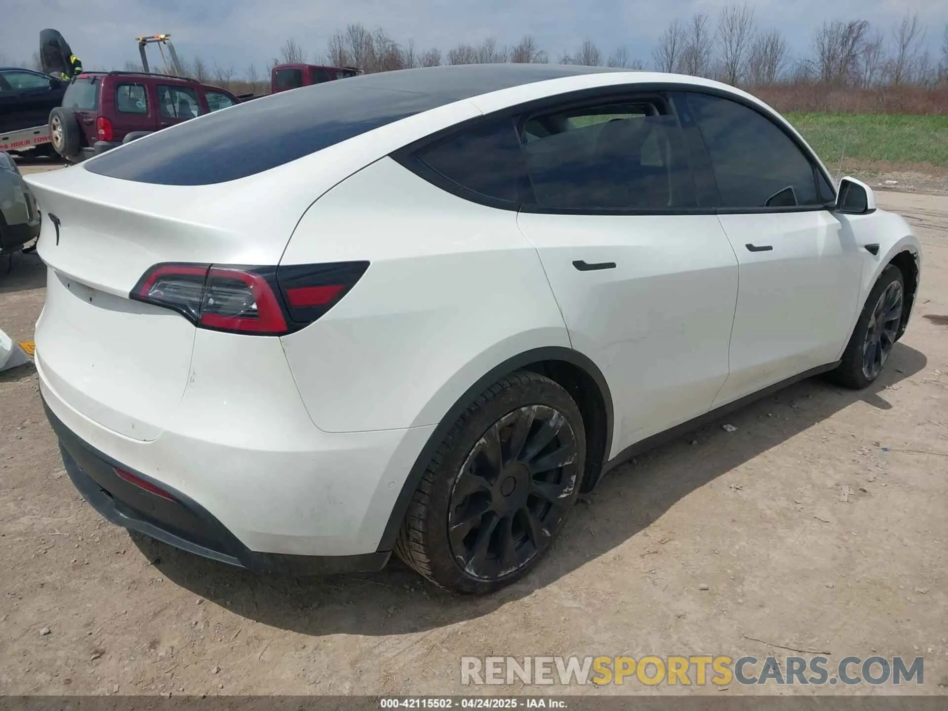 4 fotografías del automóvil dañado 5YJYGAEEXMF149158 TESLA MODEL Y 2021