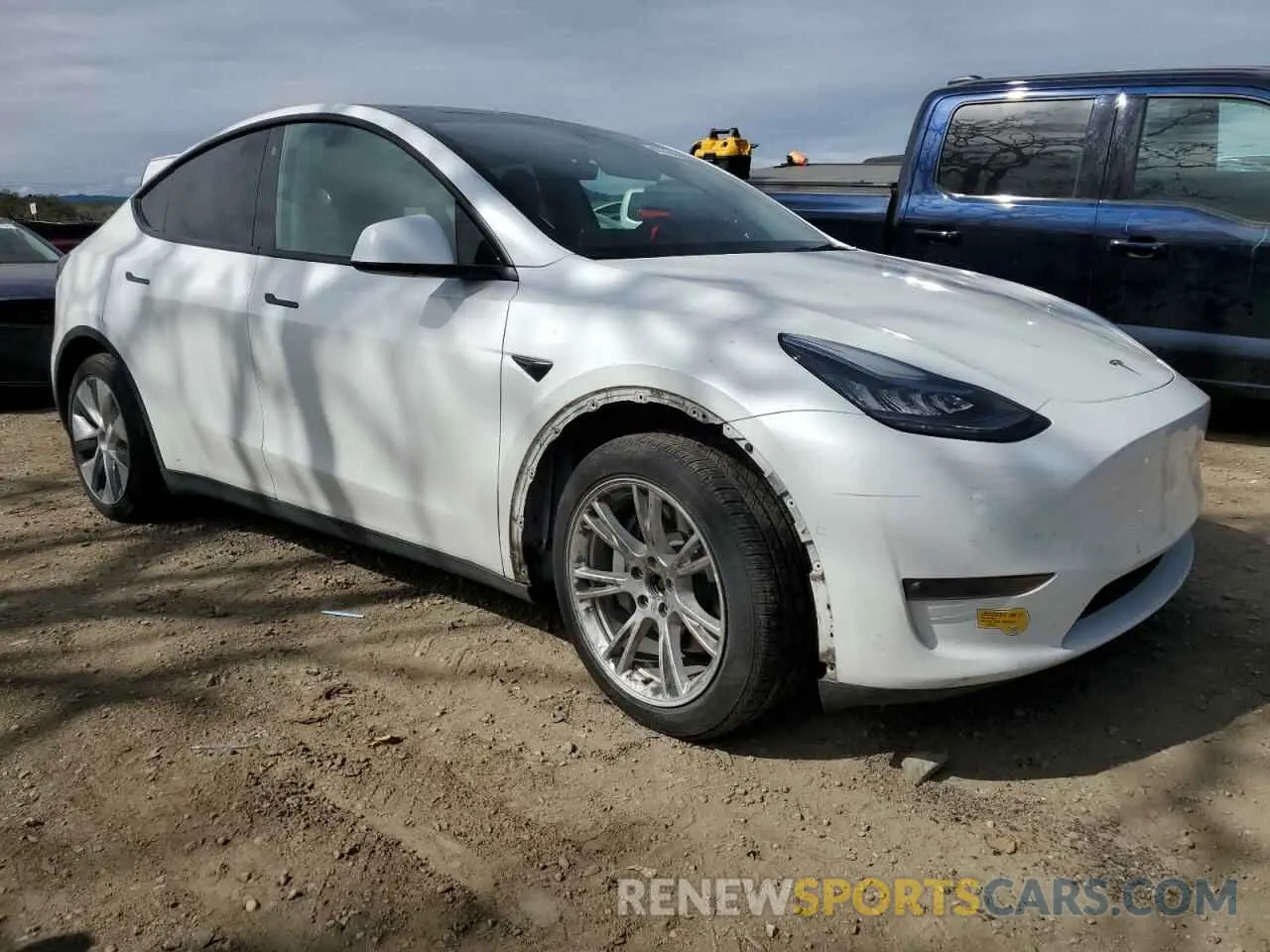 4 fotografías del automóvil dañado 5YJYGAEEXMF199476 TESLA MODEL Y 2021