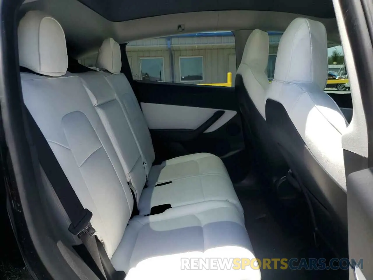 10 fotografías del automóvil dañado 5YJYGAEEXMF304033 TESLA MODEL Y 2021