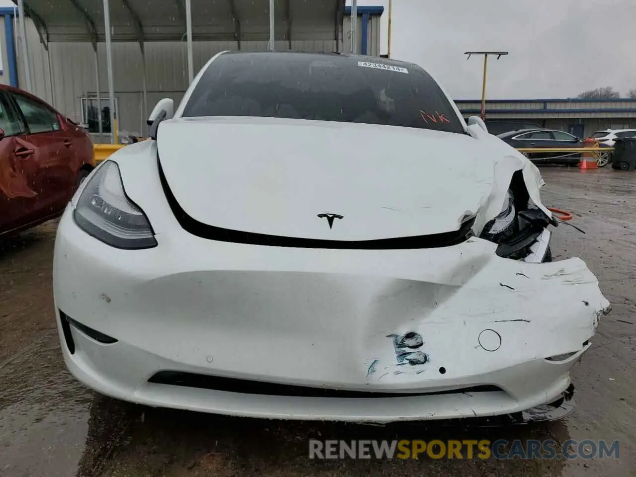 5 fotografías del automóvil dañado 5YJYGDED1MF114078 TESLA MODEL Y 2021