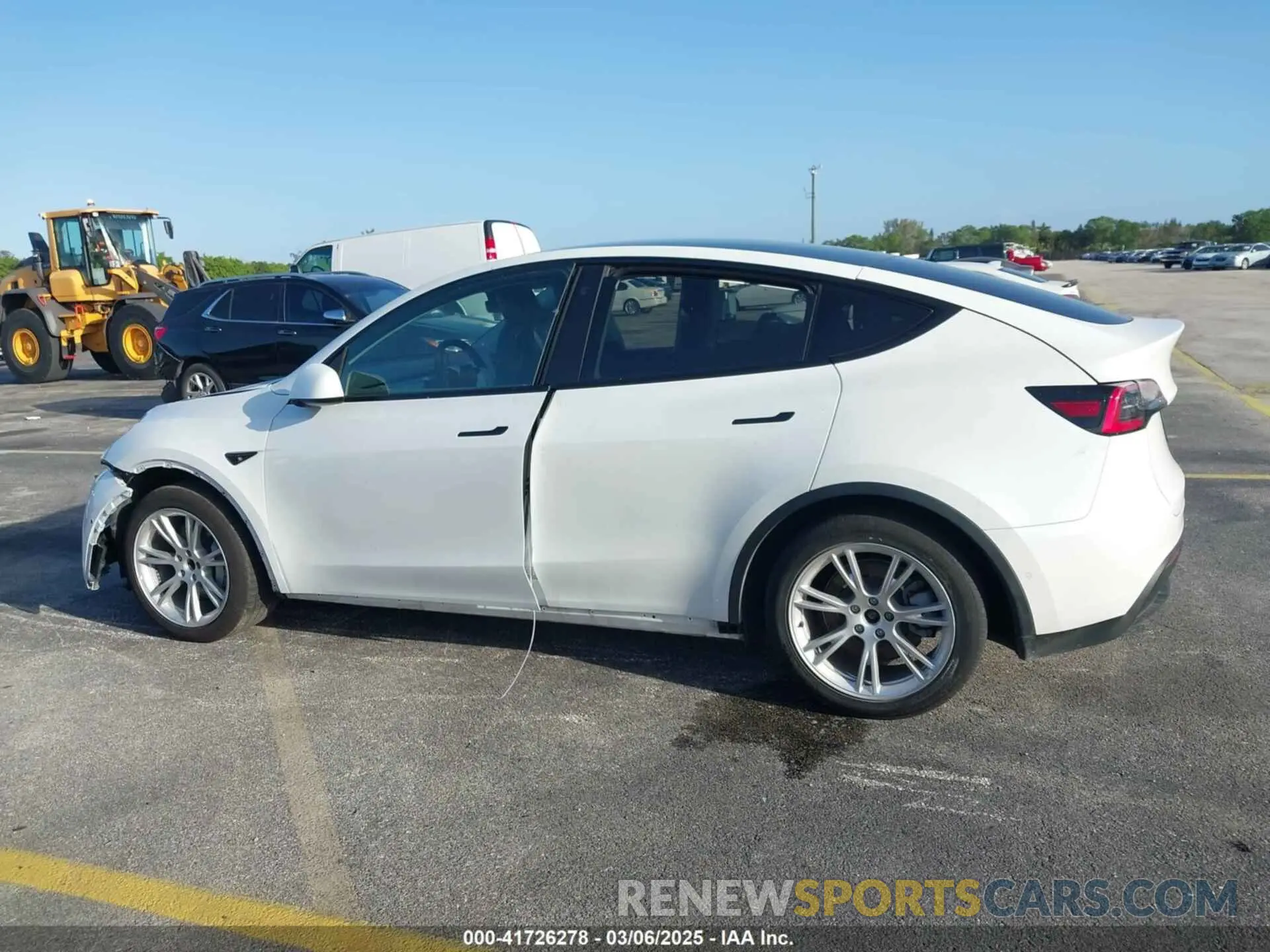 13 fotografías del automóvil dañado 5YJYGDED3MF103650 TESLA MODEL Y 2021