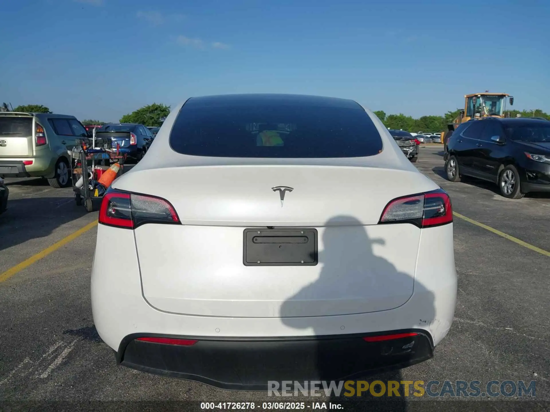 15 fotografías del automóvil dañado 5YJYGDED3MF103650 TESLA MODEL Y 2021