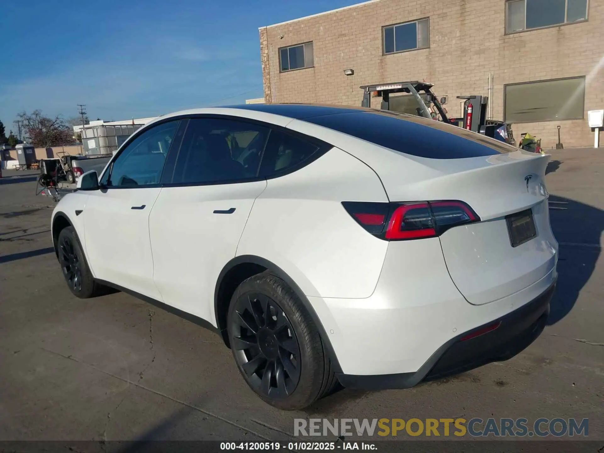 3 fotografías del automóvil dañado 5YJYGDED4MF123311 TESLA MODEL Y 2021
