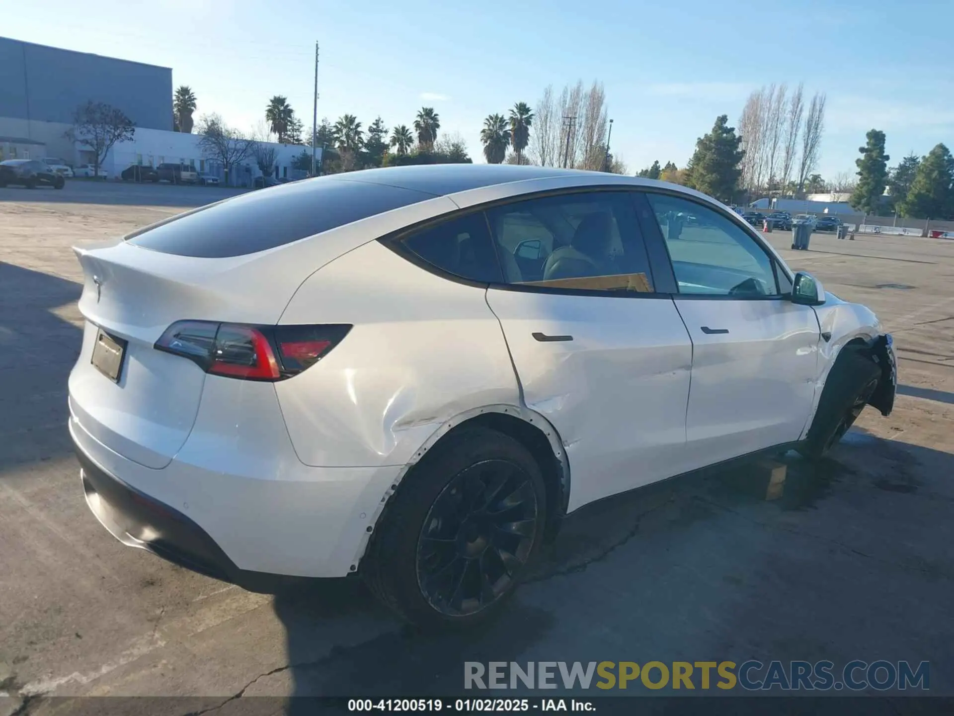 4 fotografías del automóvil dañado 5YJYGDED4MF123311 TESLA MODEL Y 2021