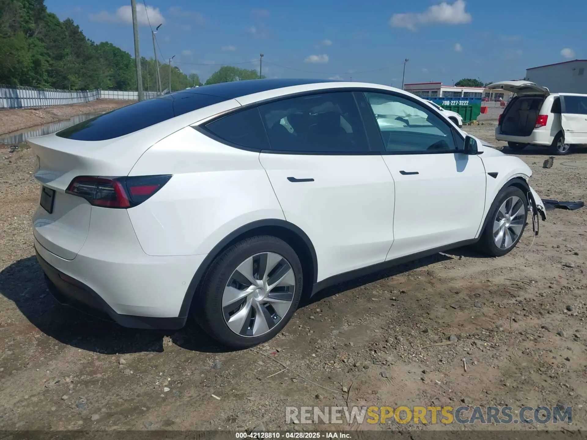 4 fotografías del automóvil dañado 5YJYGDED4MF192824 TESLA MODEL Y 2021