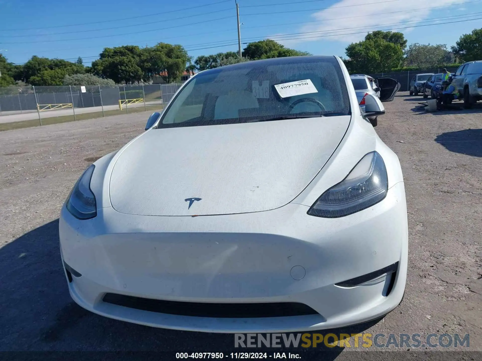11 fotografías del automóvil dañado 5YJYGDED5MF115203 TESLA MODEL Y 2021