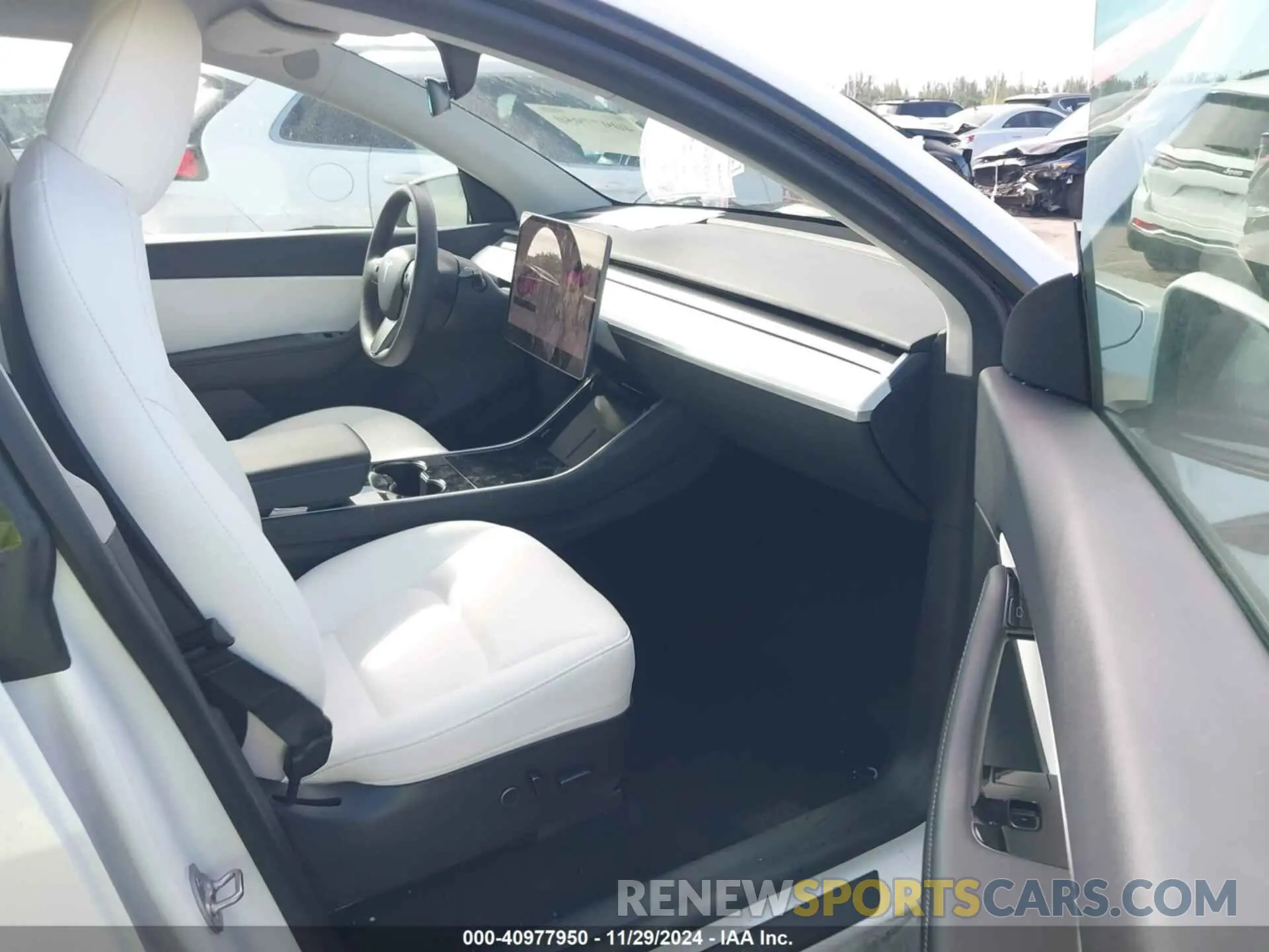 5 fotografías del automóvil dañado 5YJYGDED5MF115203 TESLA MODEL Y 2021