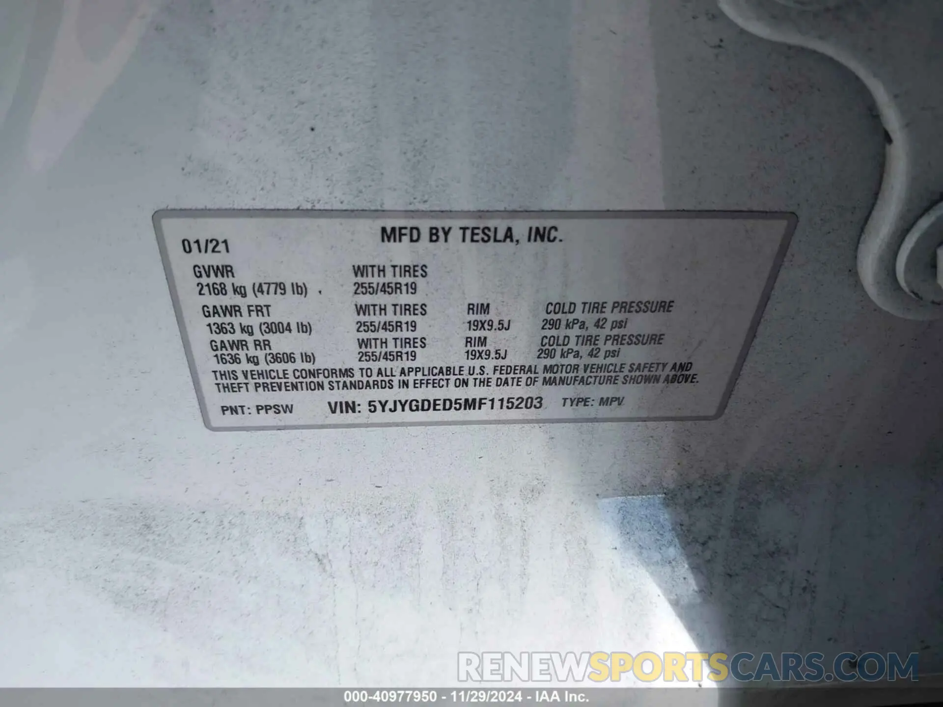 9 fotografías del automóvil dañado 5YJYGDED5MF115203 TESLA MODEL Y 2021