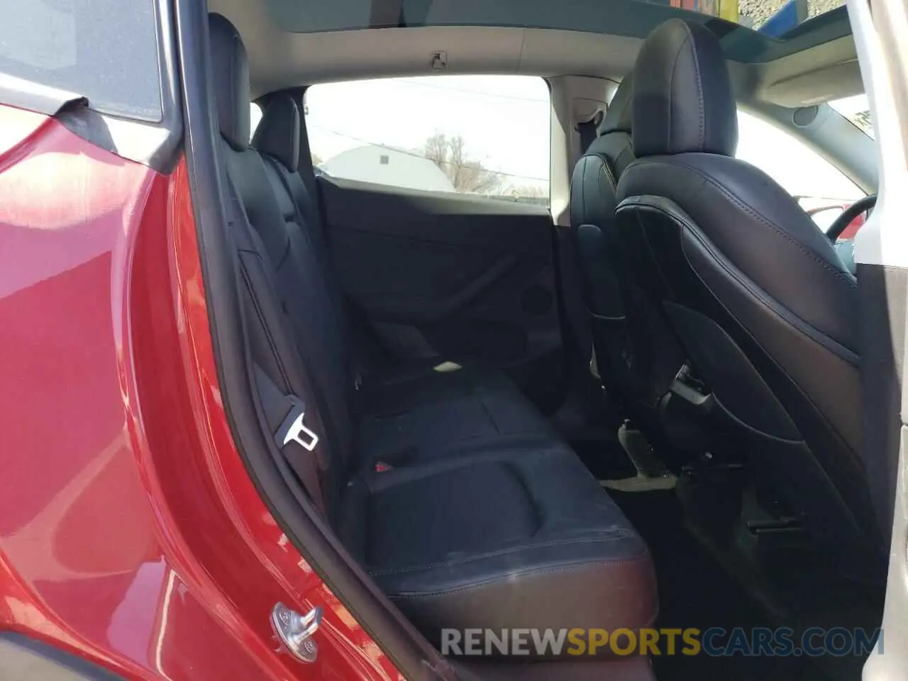 10 fotografías del automóvil dañado 5YJYGDED5MF132972 TESLA MODEL Y 2021