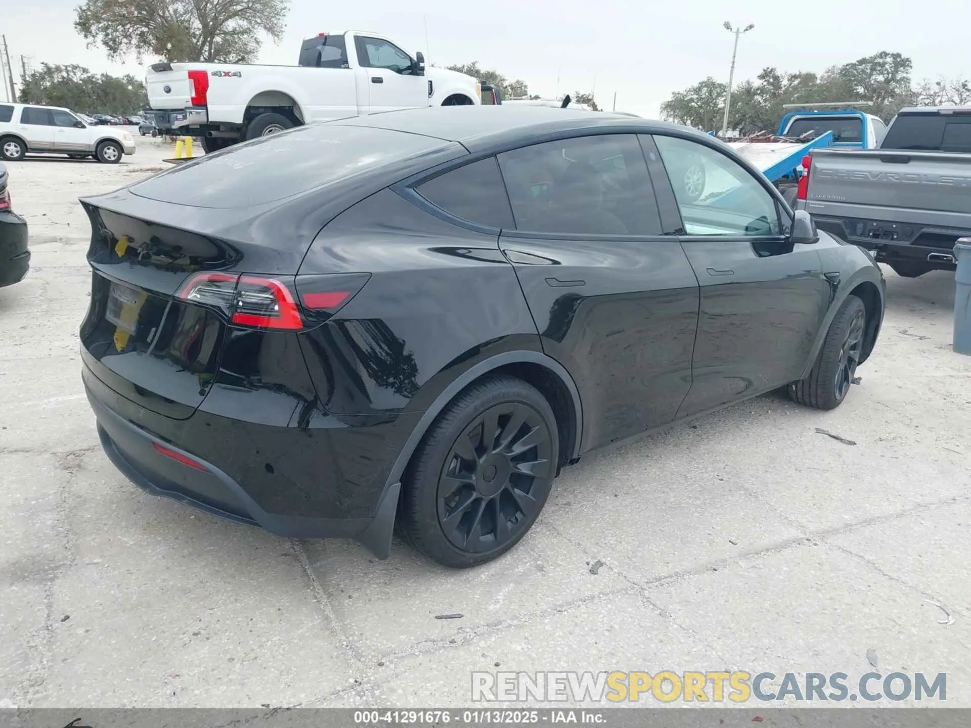 4 fotografías del automóvil dañado 5YJYGDED8MF123246 TESLA MODEL Y 2021