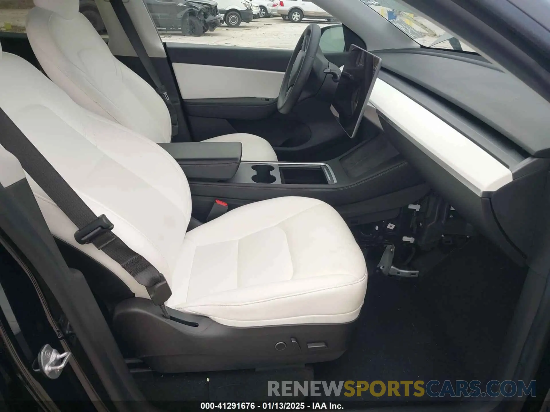 5 fotografías del automóvil dañado 5YJYGDED8MF123246 TESLA MODEL Y 2021