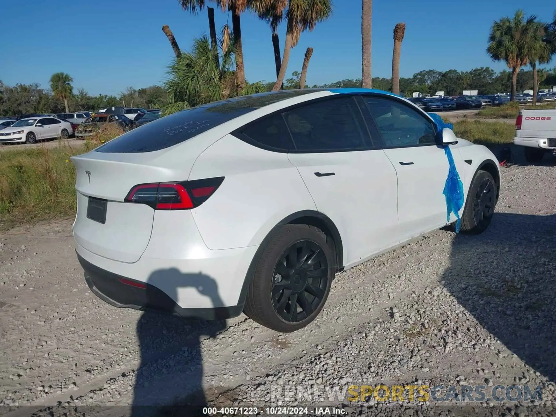 4 fotografías del automóvil dañado 5YJYGDEDXMF110160 TESLA MODEL Y 2021