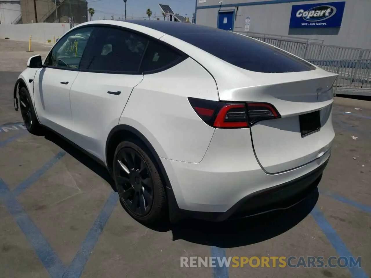 3 fotografías del automóvil dañado 5YJYGDEDXMF126407 TESLA MODEL Y 2021