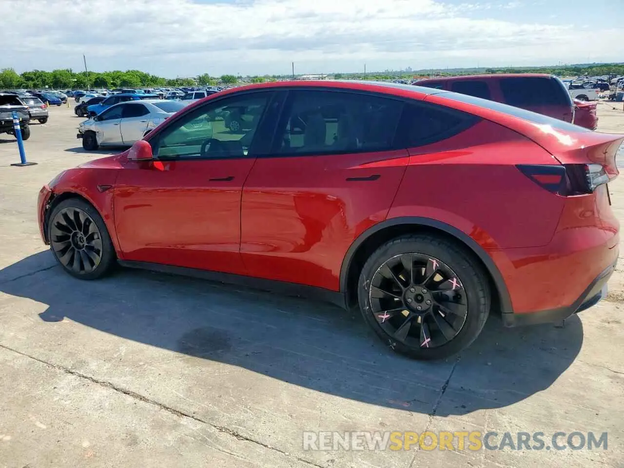2 fotografías del automóvil dañado 5YJYGDEE0MF079865 TESLA MODEL Y 2021