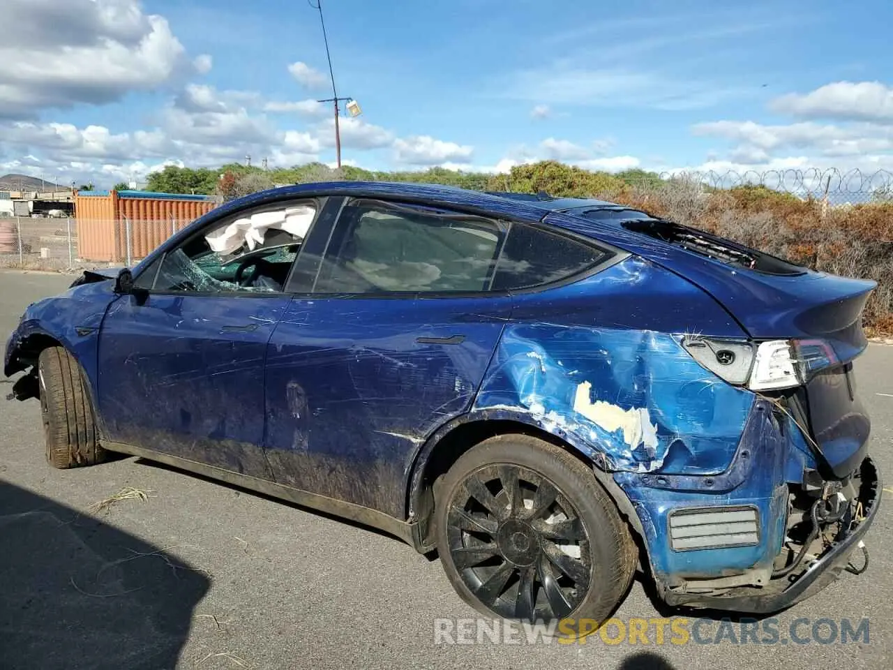 2 fotografías del automóvil dañado 5YJYGDEE0MF082944 TESLA MODEL Y 2021