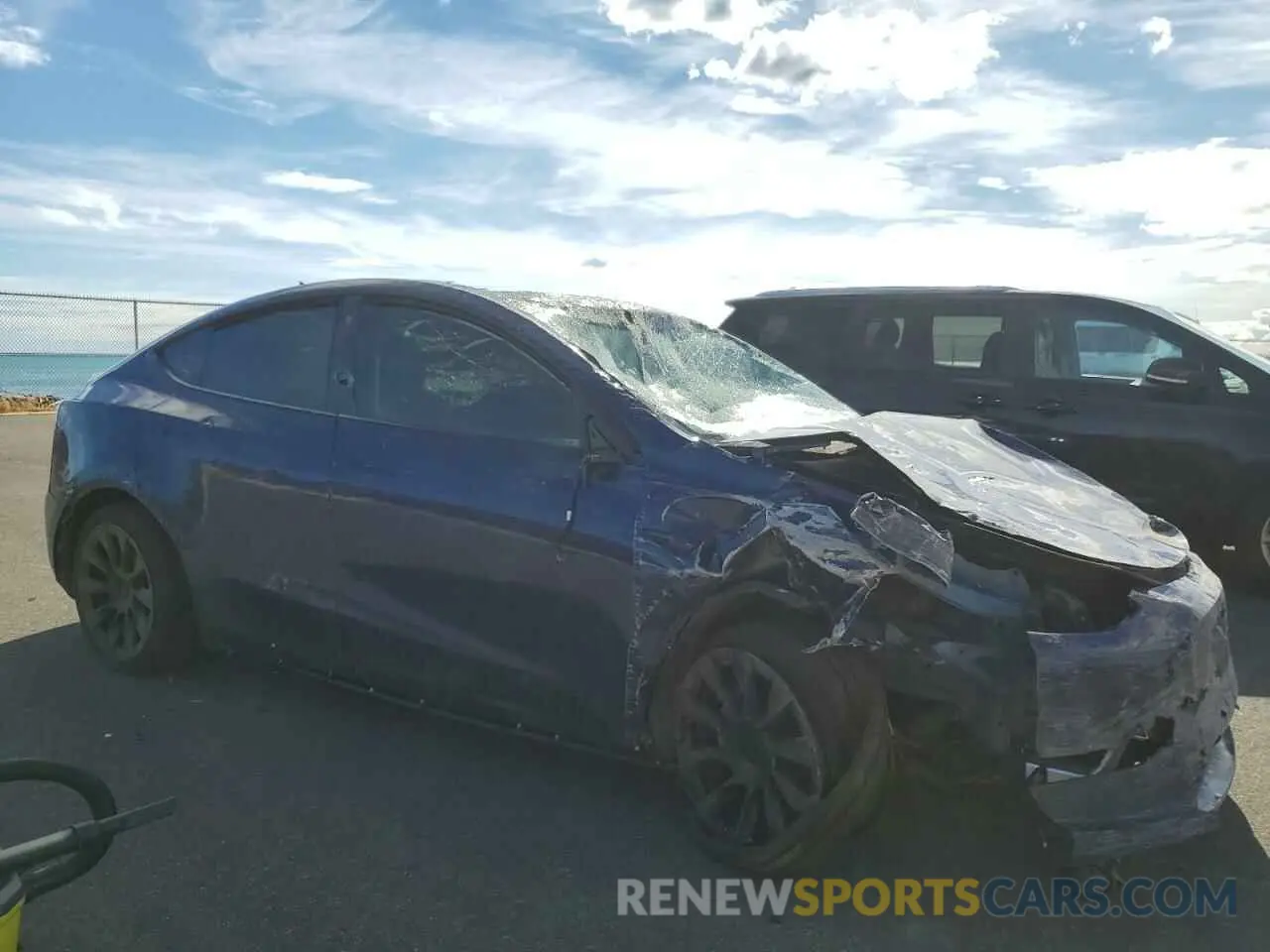 4 fotografías del automóvil dañado 5YJYGDEE0MF082944 TESLA MODEL Y 2021