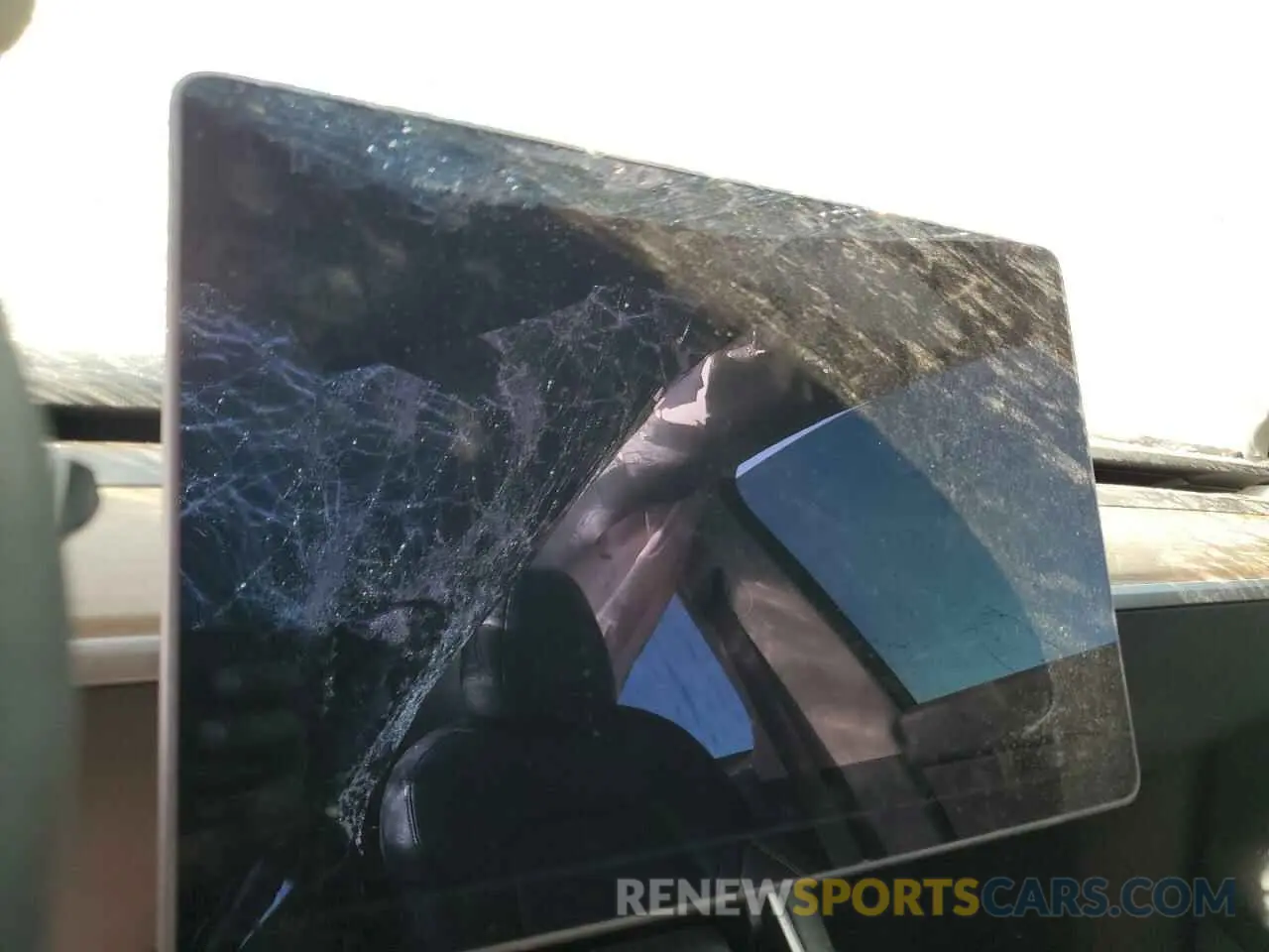 9 fotografías del automóvil dañado 5YJYGDEE0MF082944 TESLA MODEL Y 2021