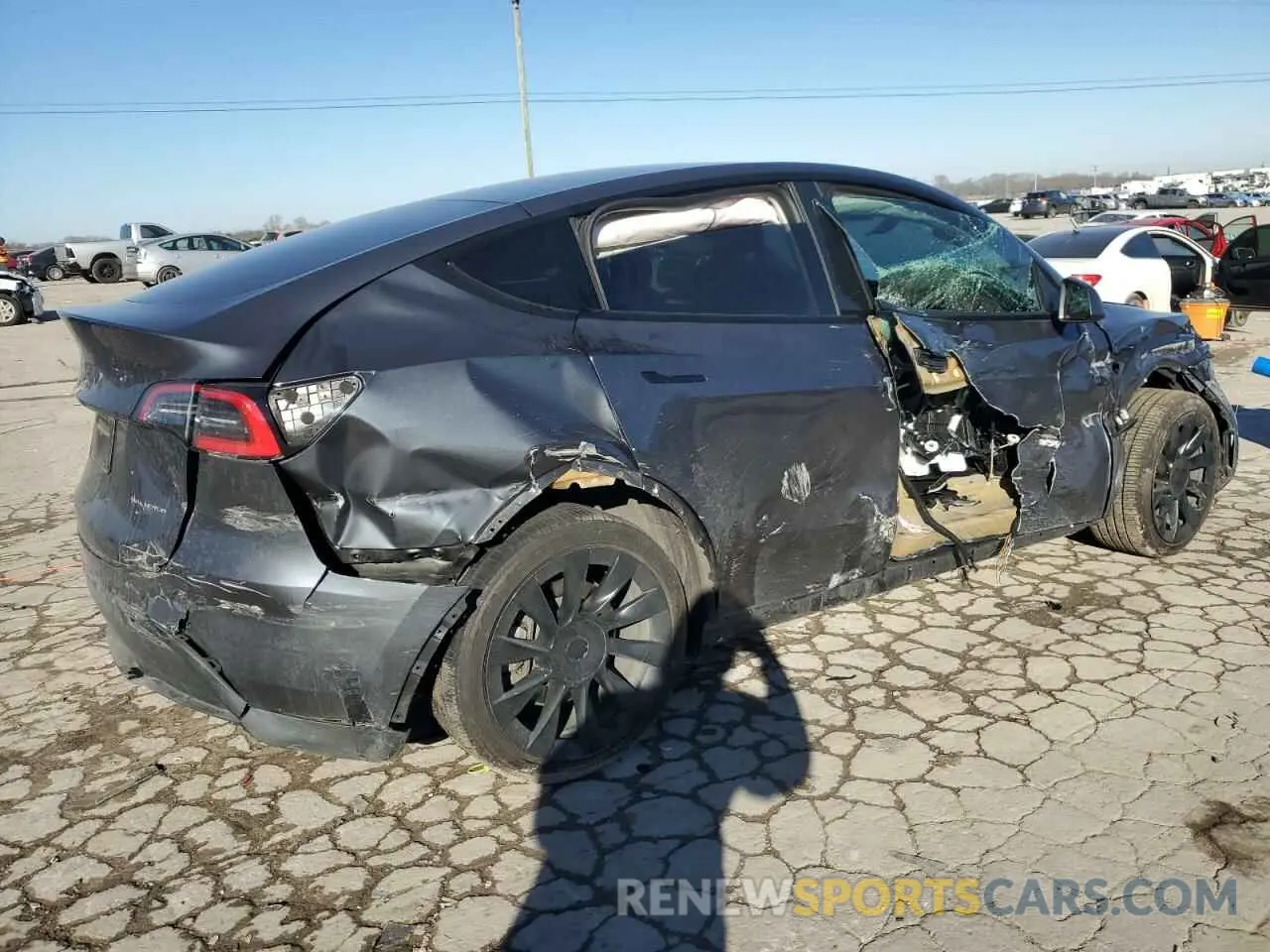 3 fotografías del automóvil dañado 5YJYGDEE0MF088159 TESLA MODEL Y 2021