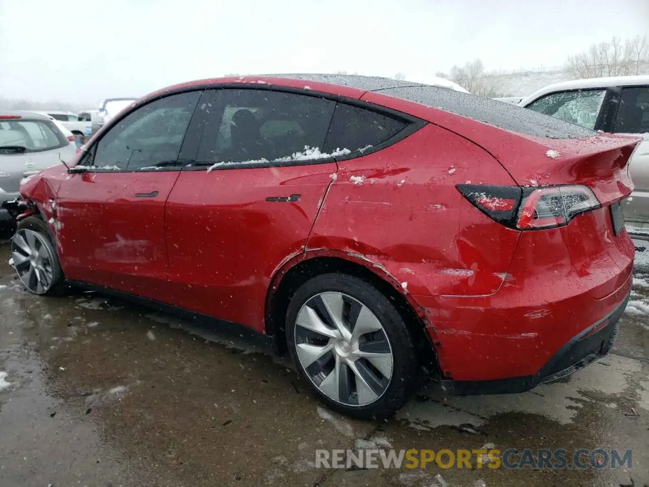 2 fotografías del automóvil dañado 5YJYGDEE0MF091529 TESLA MODEL Y 2021