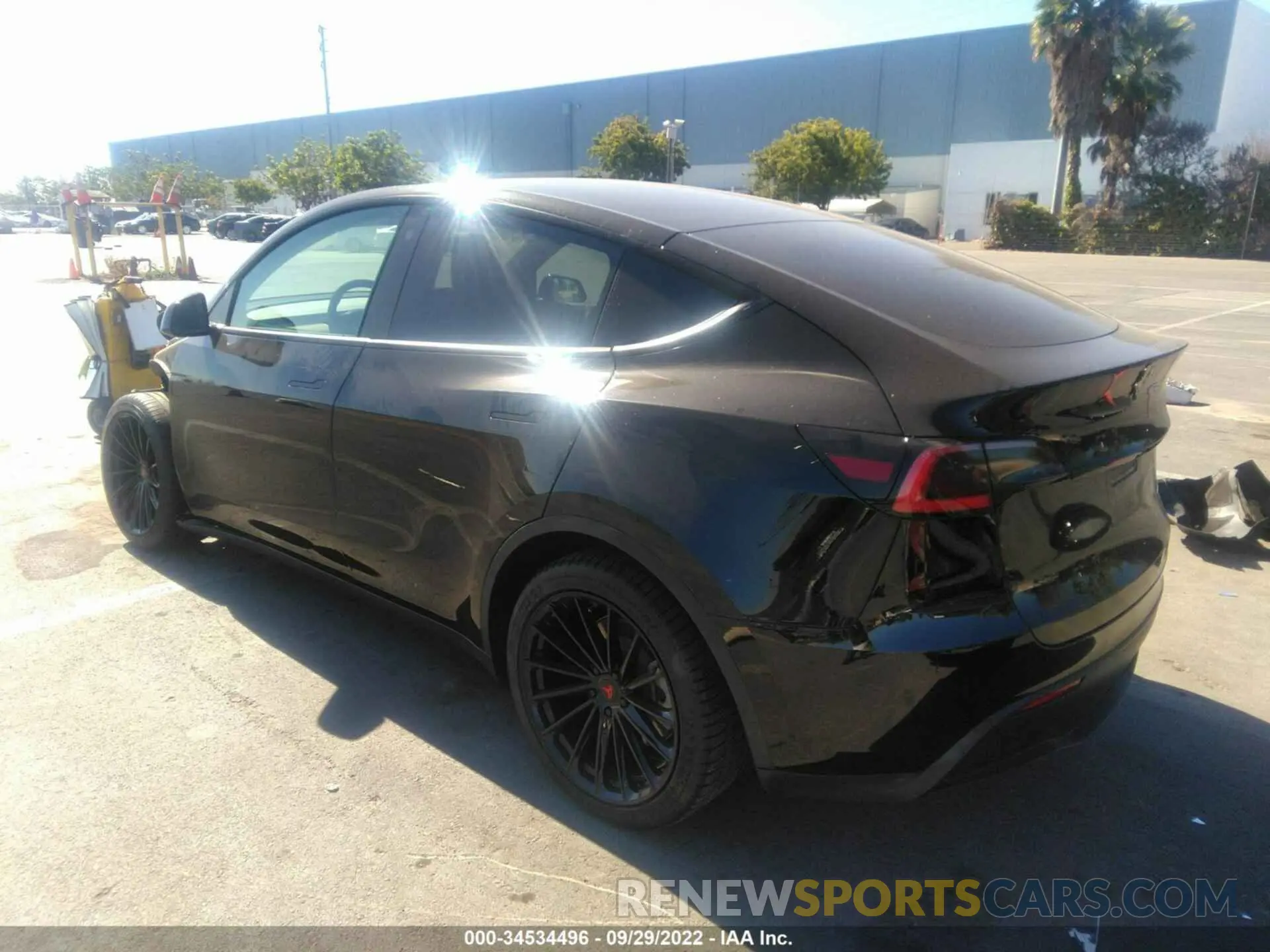 3 fotografías del automóvil dañado 5YJYGDEE0MF099162 TESLA MODEL Y 2021
