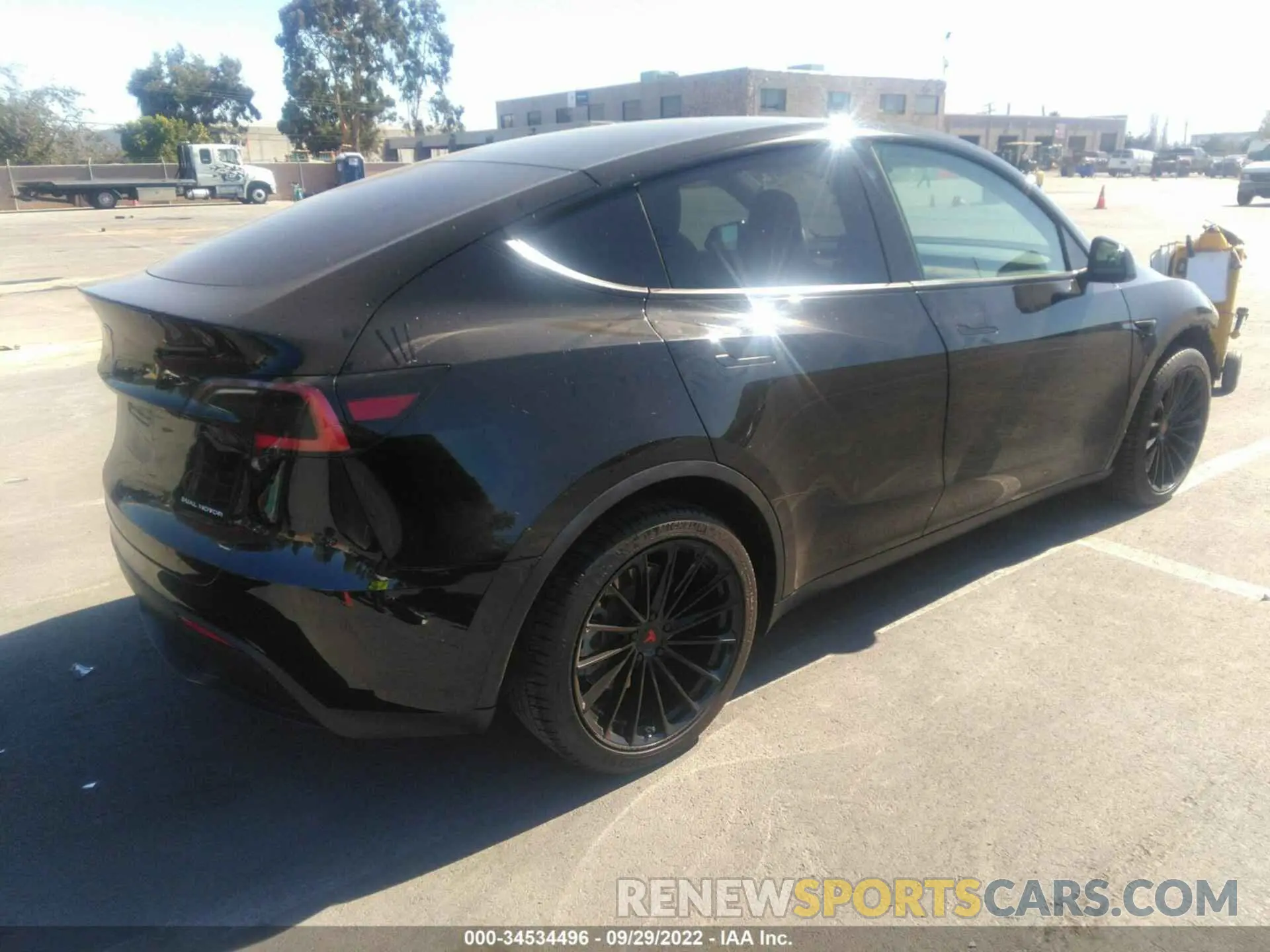 4 fotografías del automóvil dañado 5YJYGDEE0MF099162 TESLA MODEL Y 2021