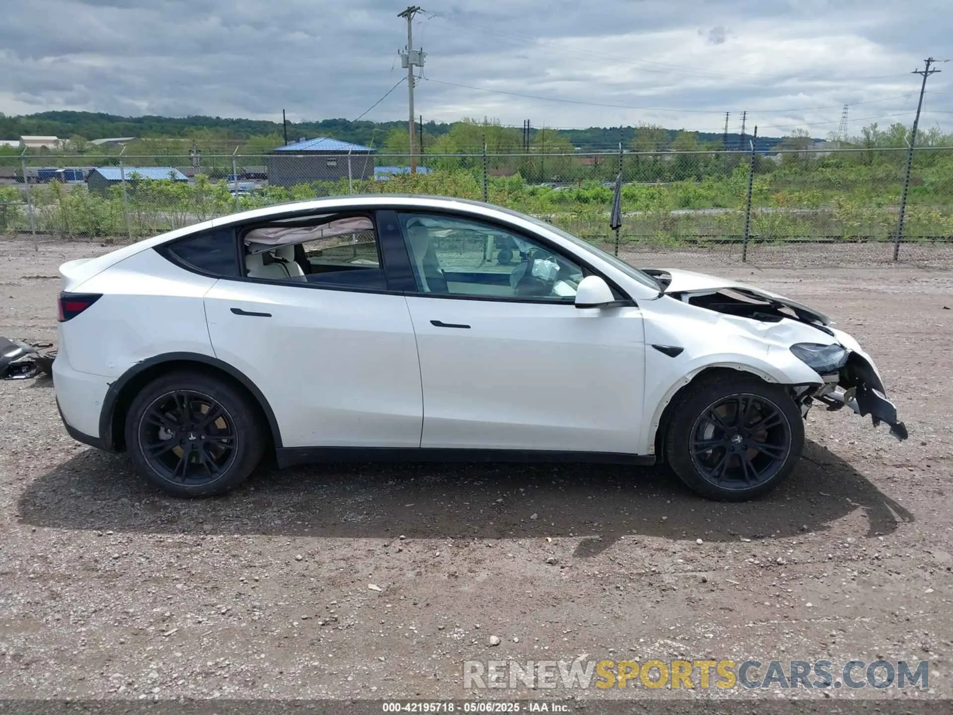 14 fotografías del automóvil dañado 5YJYGDEE0MF144777 TESLA MODEL Y 2021