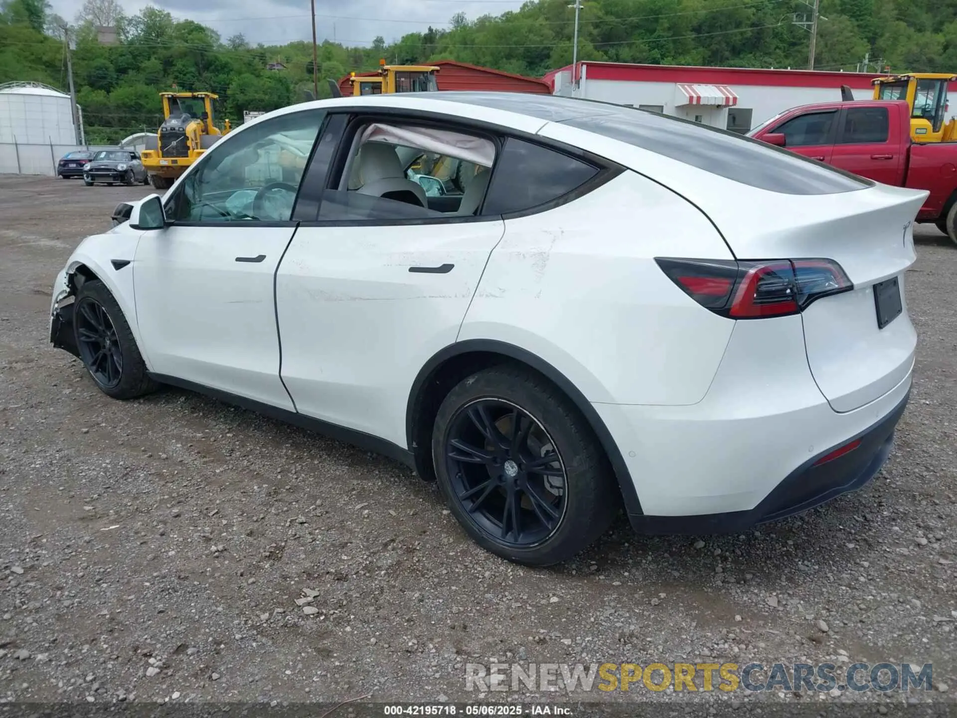 3 fotografías del automóvil dañado 5YJYGDEE0MF144777 TESLA MODEL Y 2021