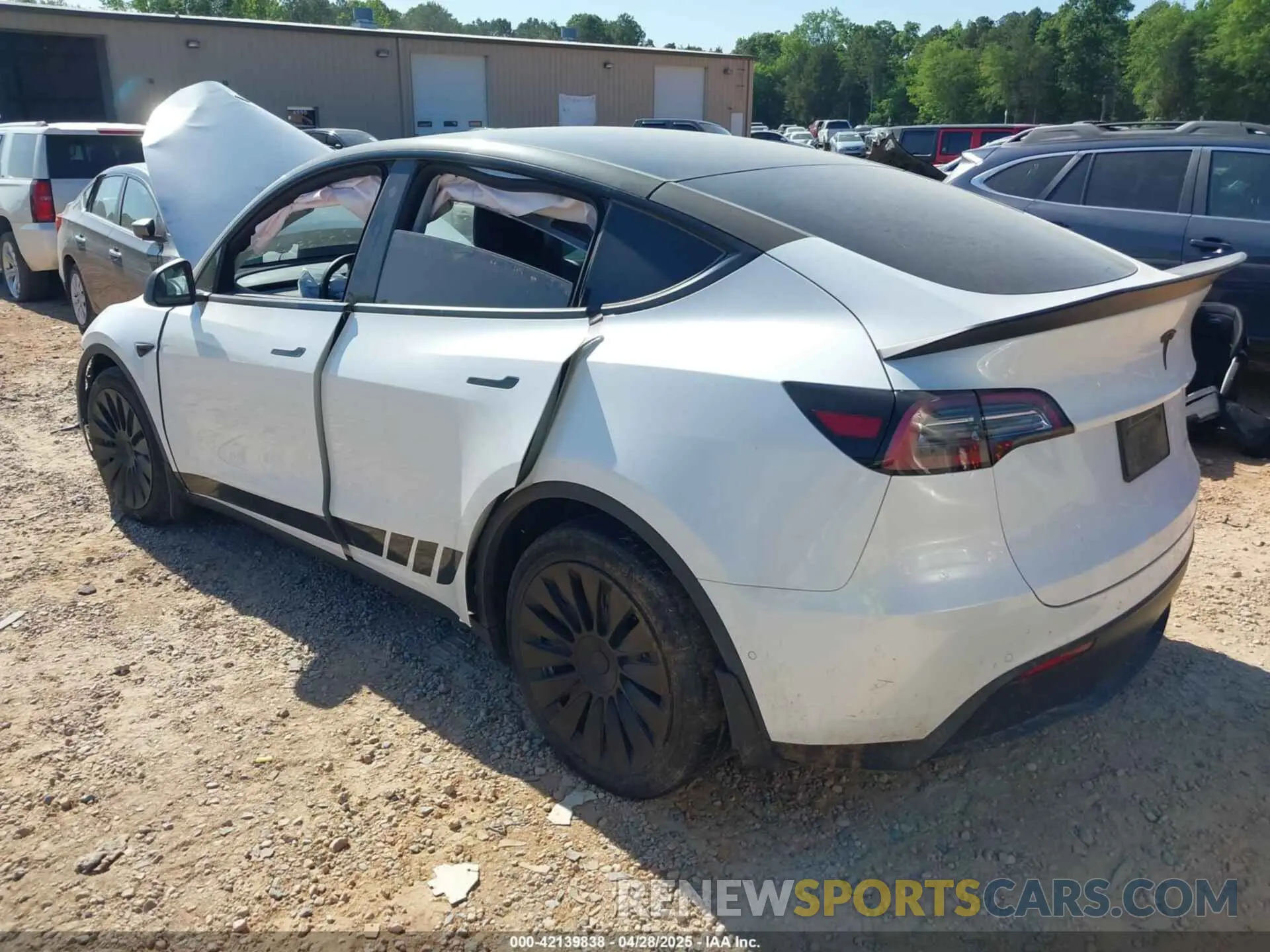 3 fotografías del automóvil dañado 5YJYGDEE0MF204377 TESLA MODEL Y 2021