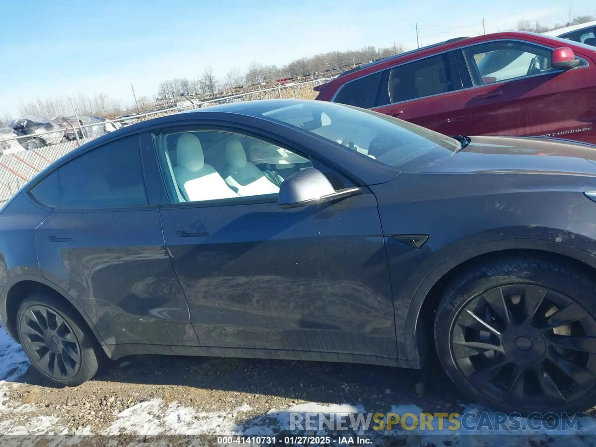 12 fotografías del automóvil dañado 5YJYGDEE0MF228744 TESLA MODEL Y 2021