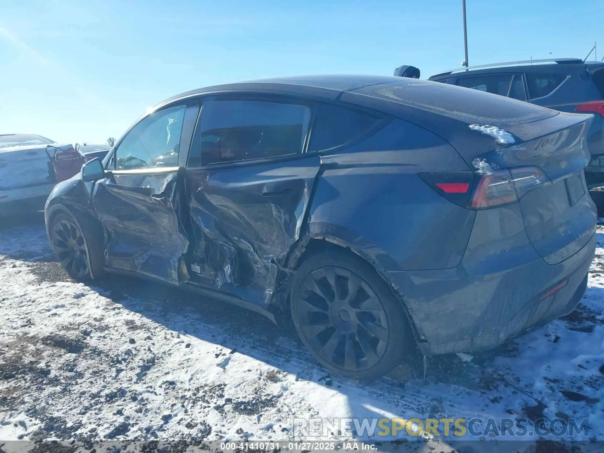 3 fotografías del automóvil dañado 5YJYGDEE0MF228744 TESLA MODEL Y 2021