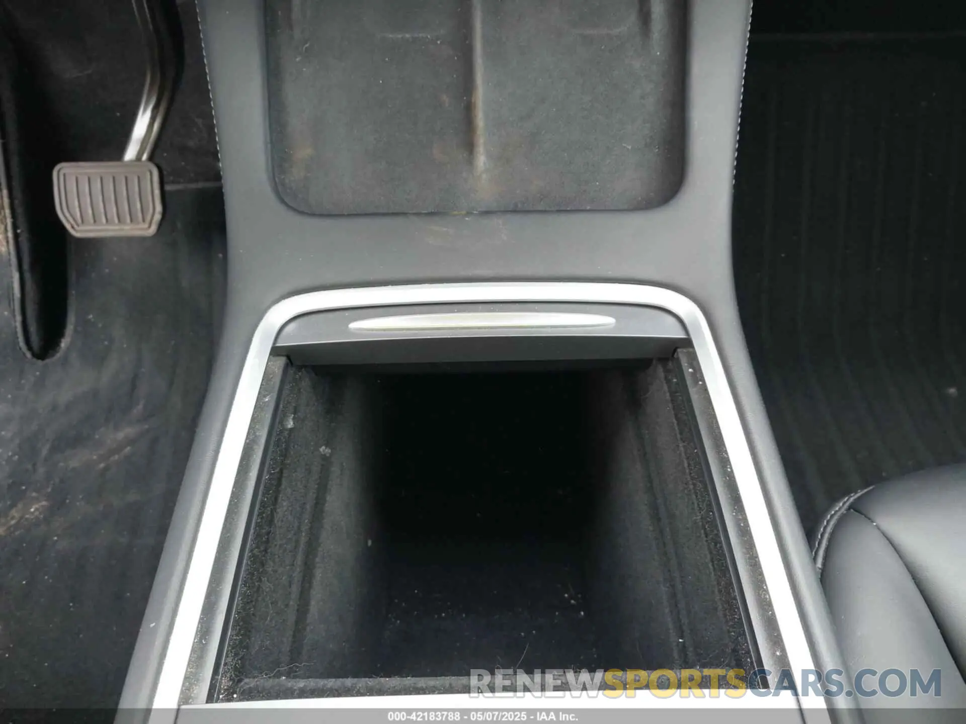 18 fotografías del automóvil dañado 5YJYGDEE0MF233524 TESLA MODEL Y 2021