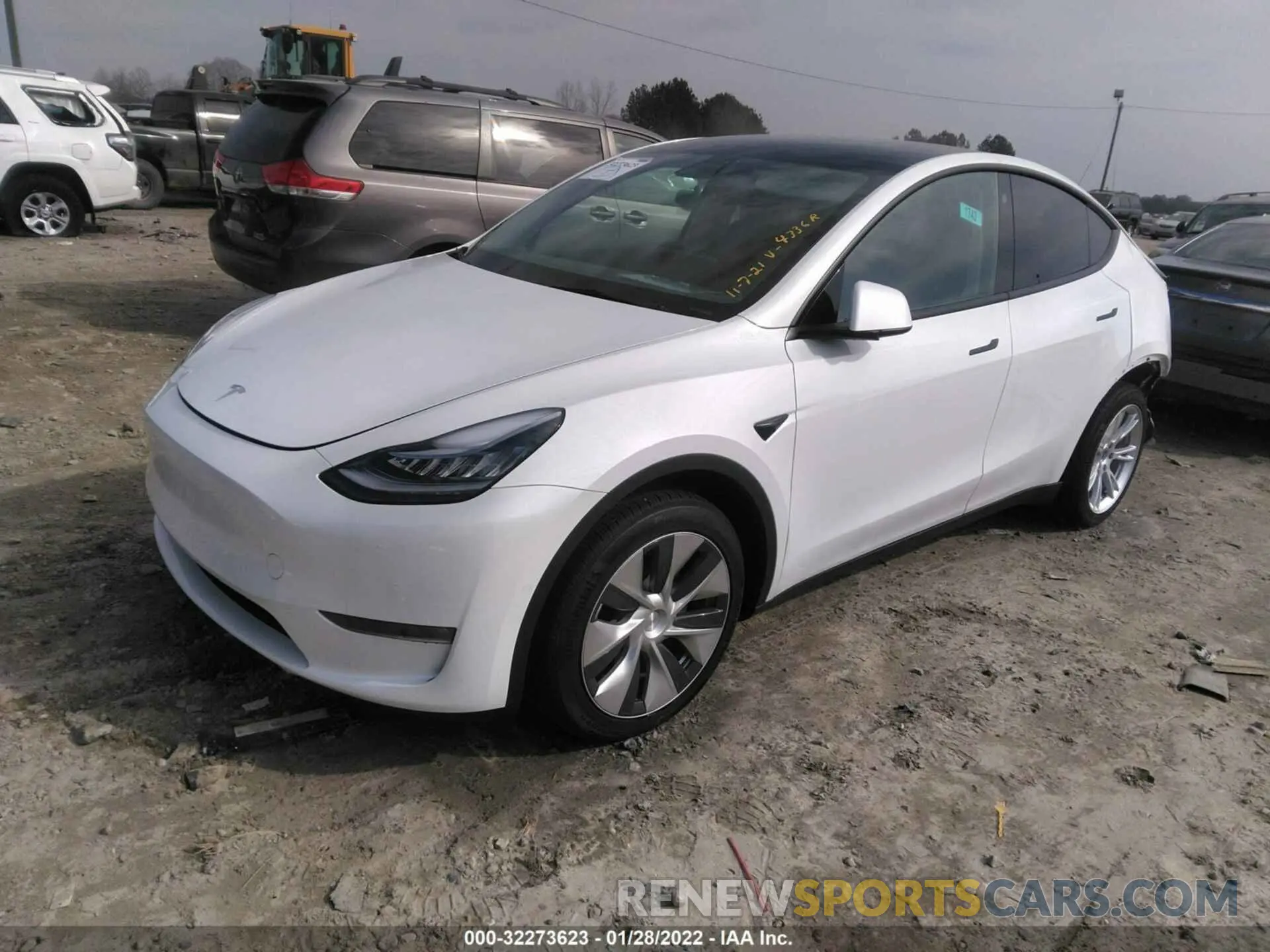 2 fotografías del automóvil dañado 5YJYGDEE0MF264336 TESLA MODEL Y 2021