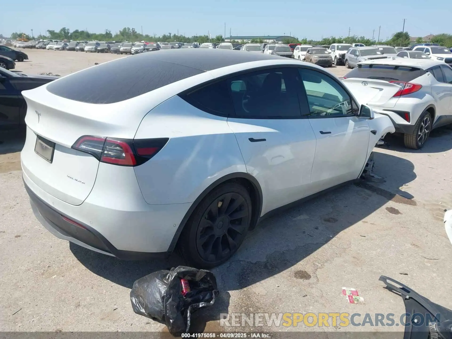 4 fotografías del automóvil dañado 5YJYGDEE0MF265339 TESLA MODEL Y 2021