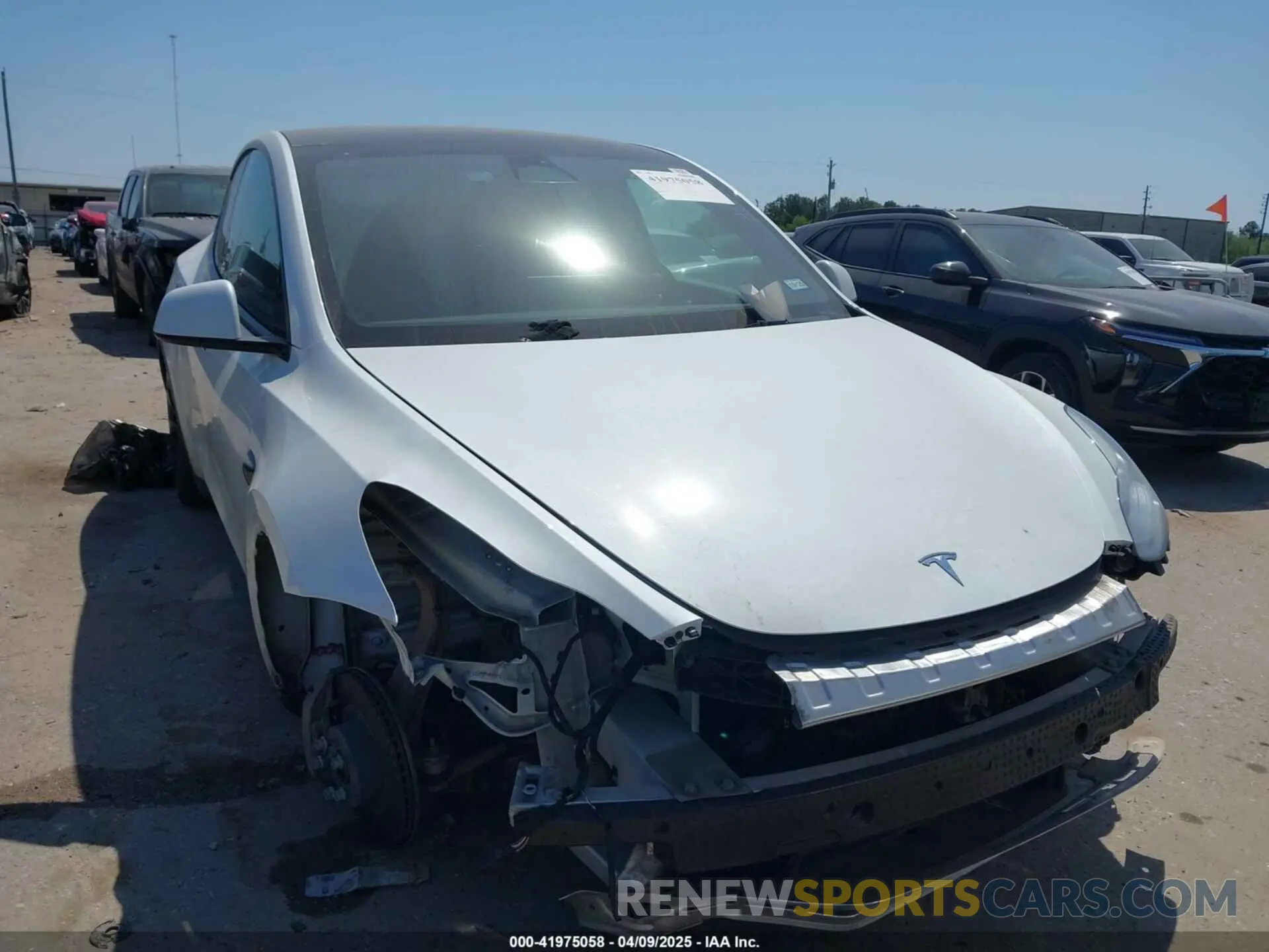 6 fotografías del automóvil dañado 5YJYGDEE0MF265339 TESLA MODEL Y 2021