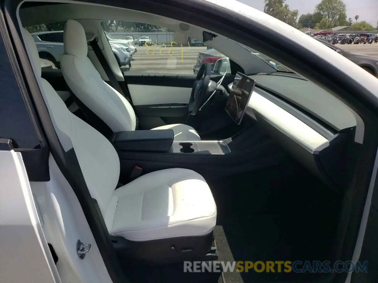 5 fotografías del automóvil dañado 5YJYGDEE0MF269133 TESLA MODEL Y 2021