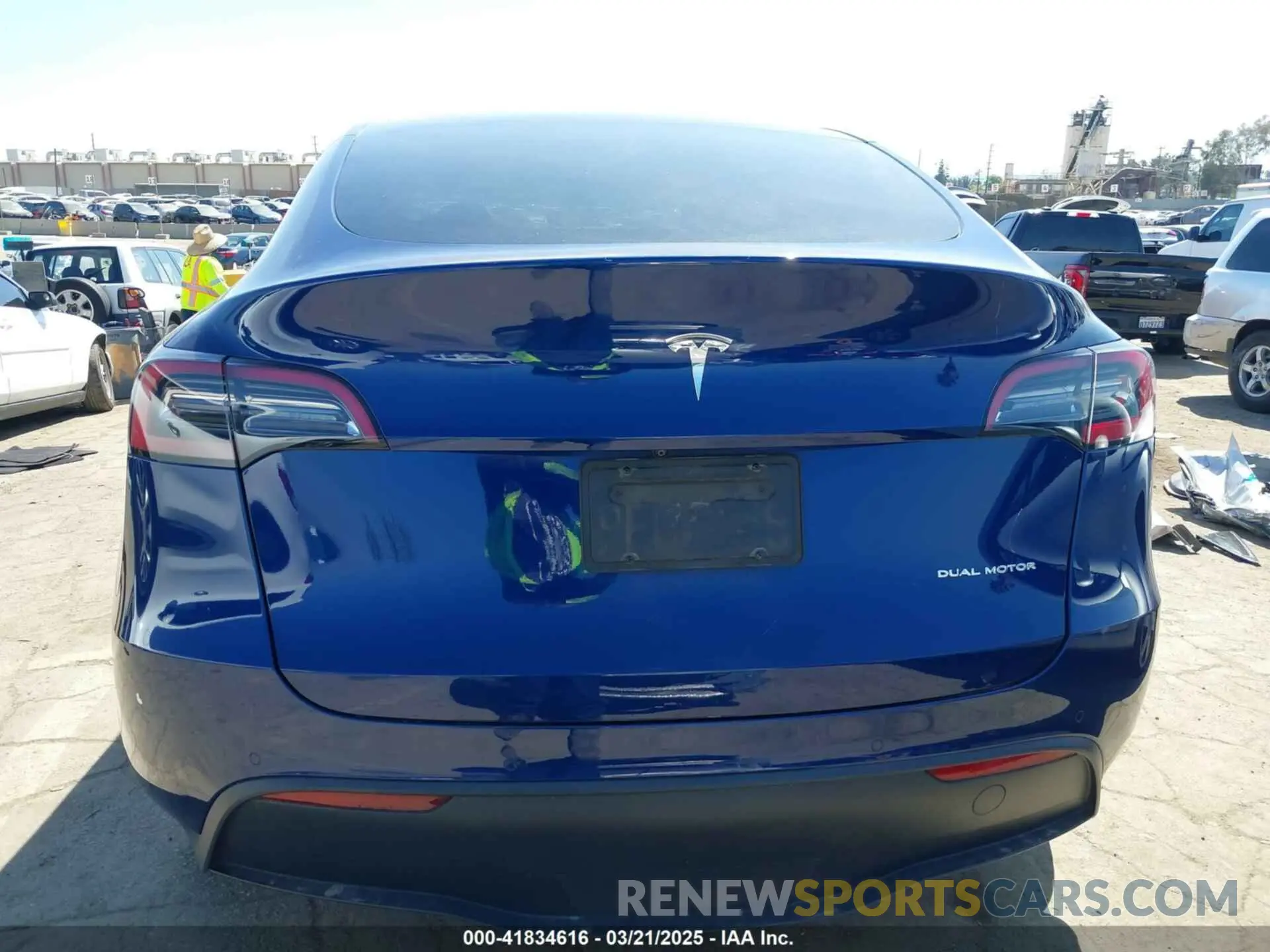 16 fotografías del automóvil dañado 5YJYGDEE0MF270461 TESLA MODEL Y 2021