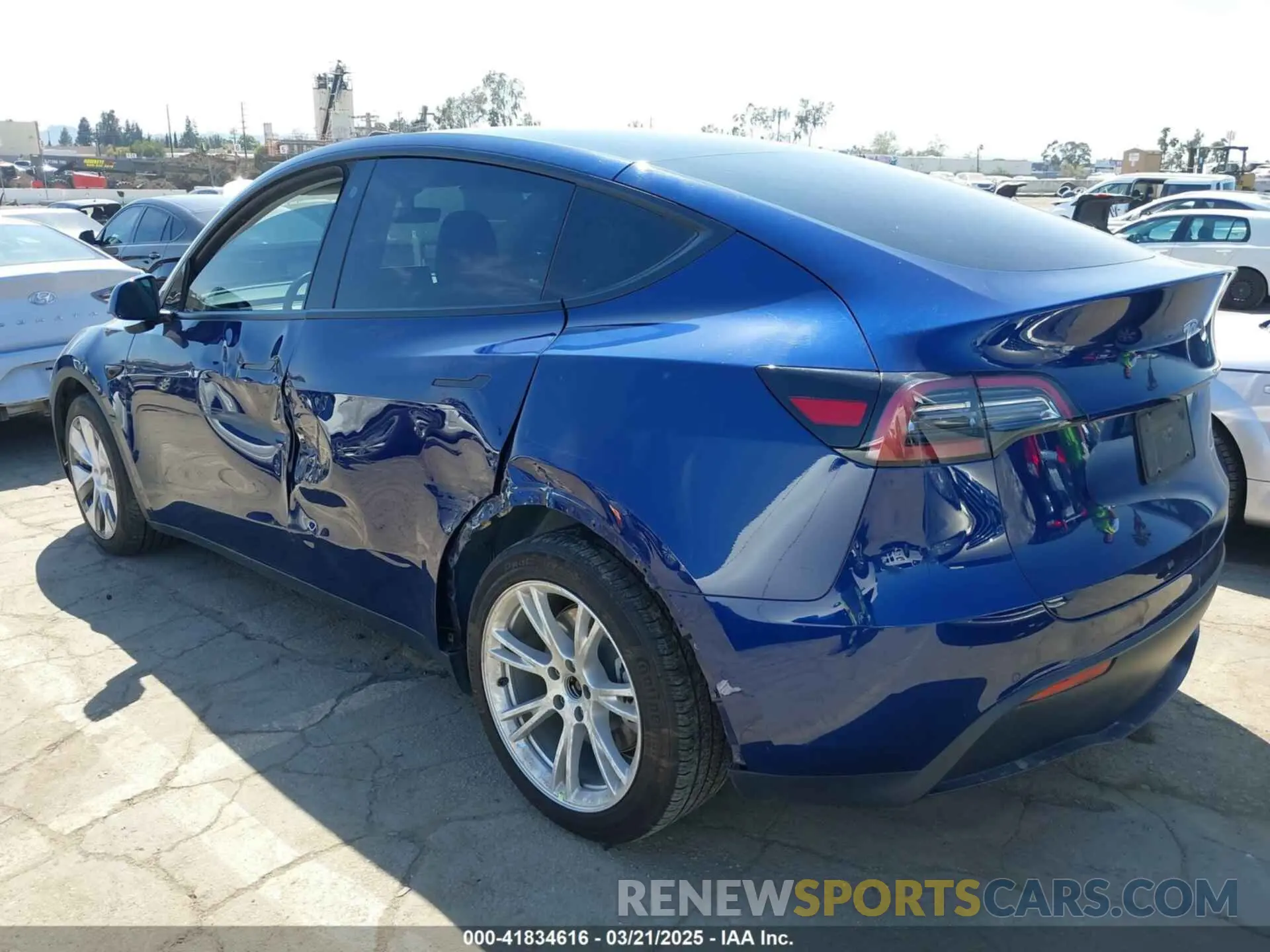 3 fotografías del automóvil dañado 5YJYGDEE0MF270461 TESLA MODEL Y 2021