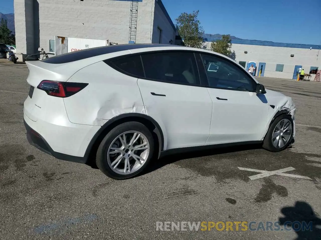 3 fotografías del automóvil dañado 5YJYGDEE0MF274834 TESLA MODEL Y 2021