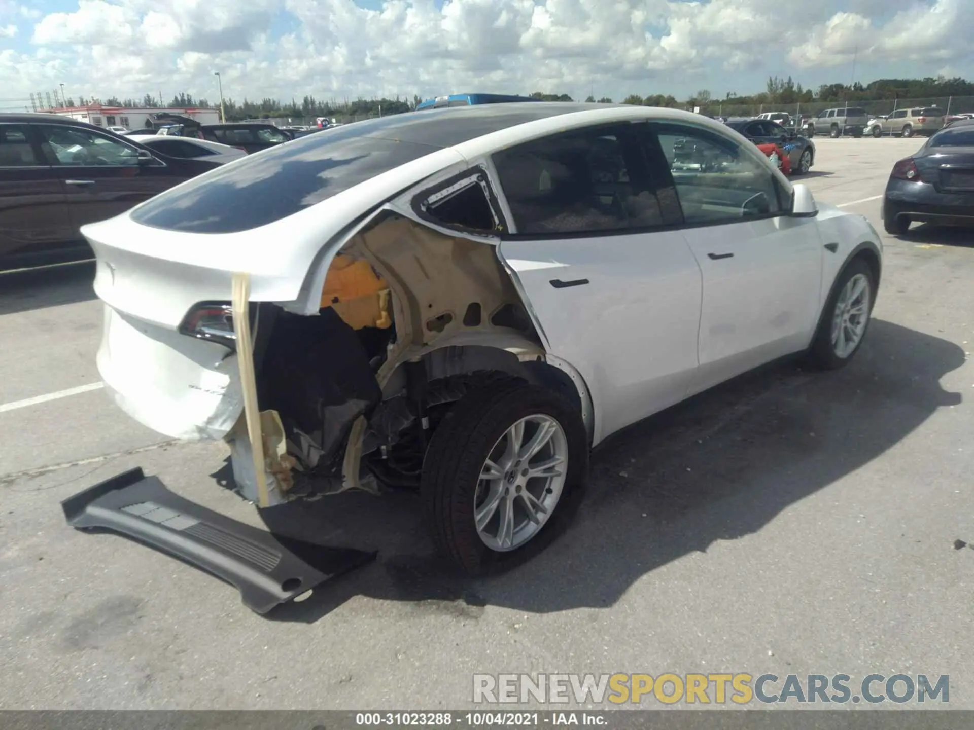 4 fotografías del automóvil dañado 5YJYGDEE1MF066185 TESLA MODEL Y 2021