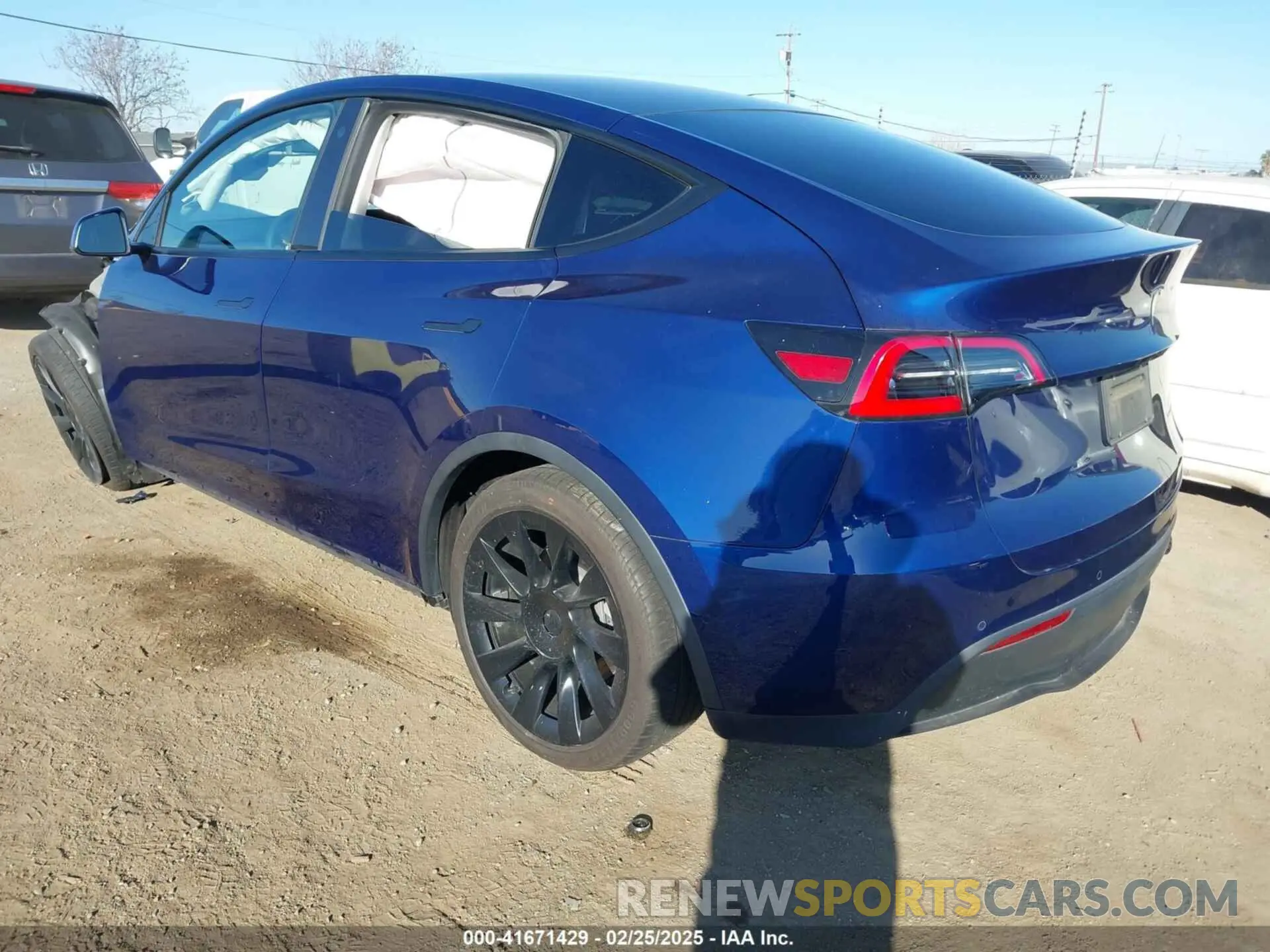 3 fotografías del automóvil dañado 5YJYGDEE1MF070740 TESLA MODEL Y 2021