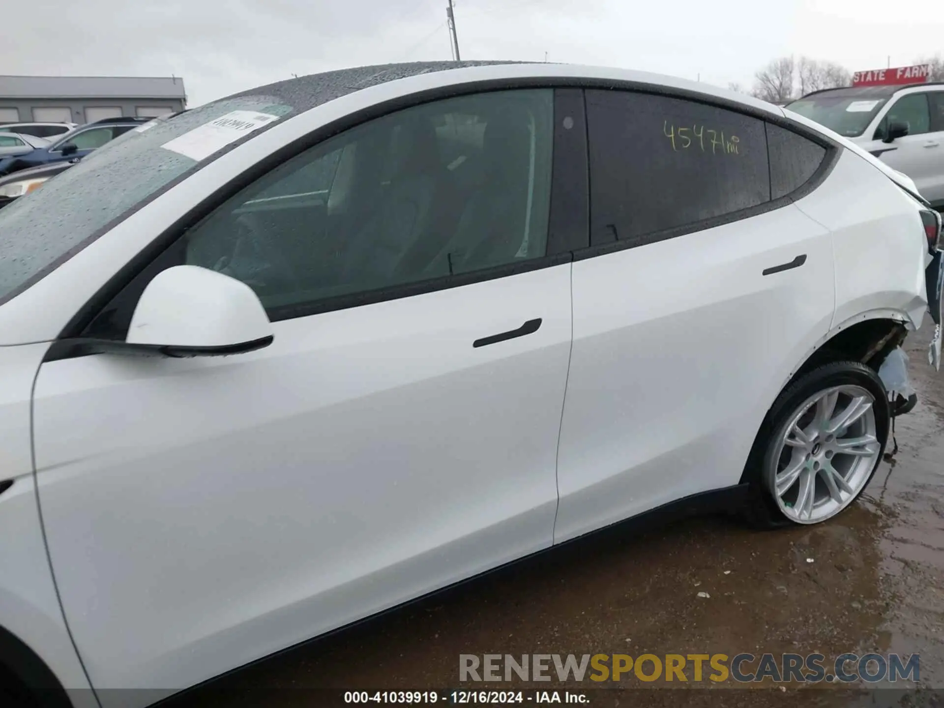 14 fotografías del automóvil dañado 5YJYGDEE1MF074948 TESLA MODEL Y 2021